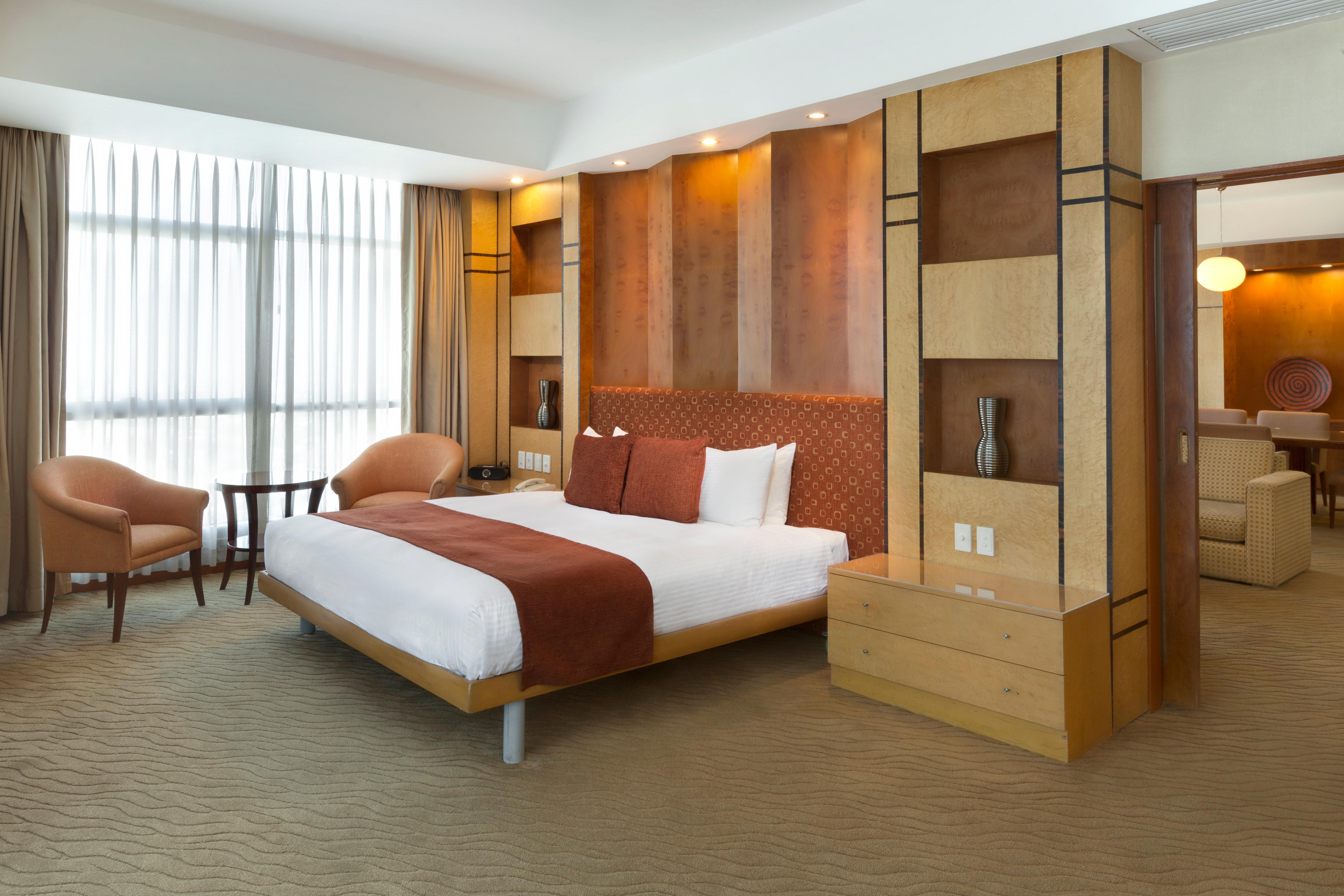 Crowne Plaza Manila Galleria By Ihg Pasig City Exterior photo