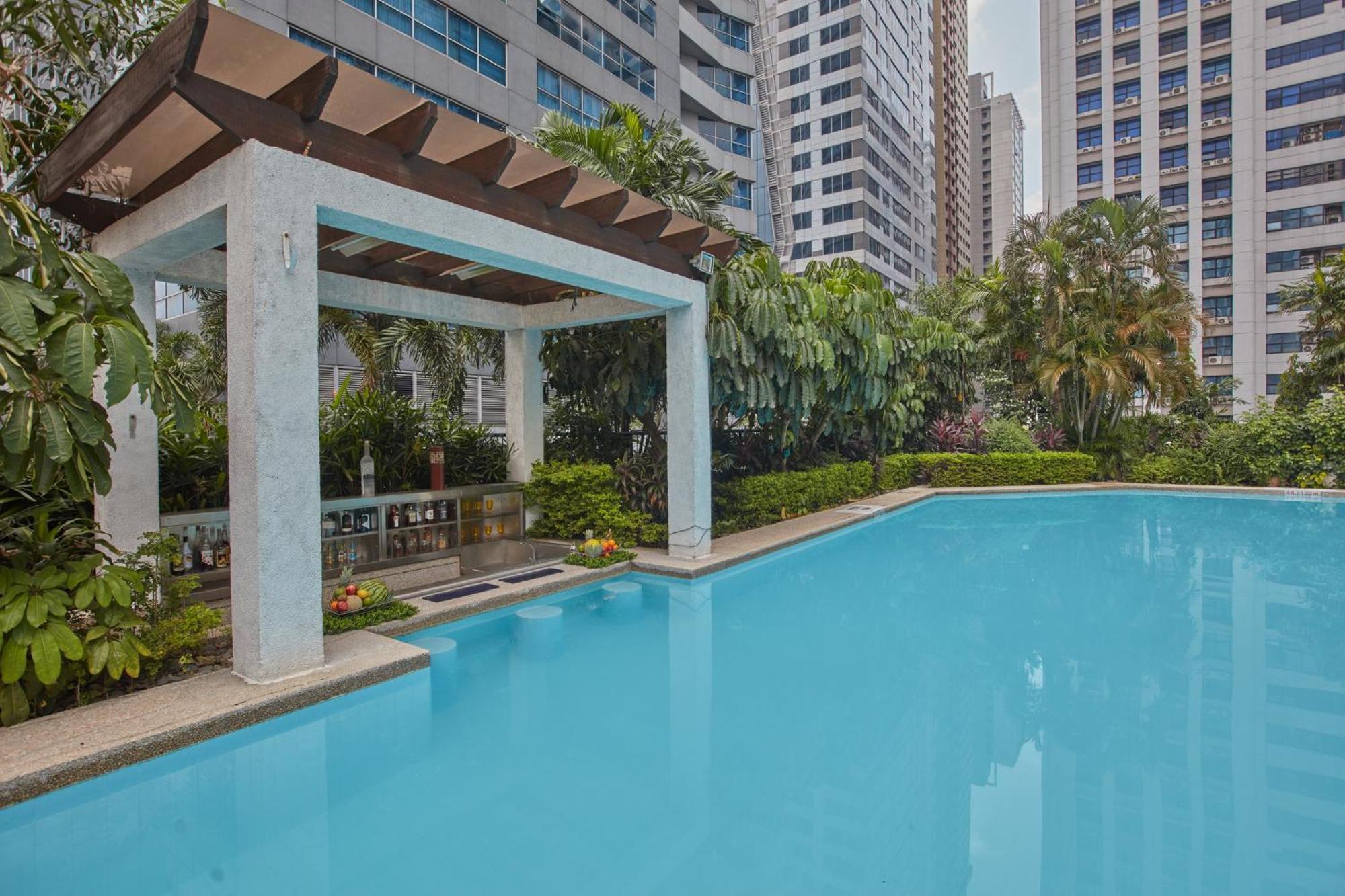 Crowne Plaza Manila Galleria By Ihg Pasig City Exterior photo